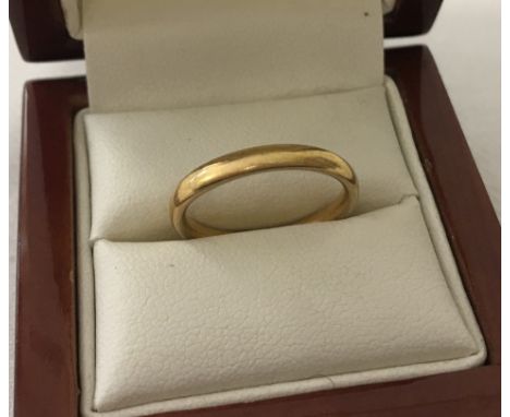 Vintage 22ct gold wedding band.  Weight approx 4.7g.