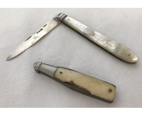 A Pearl handled silver fruit knife hallmarked Birmingham 1887. Together with a bone handled bottle shaped penknife stamped Ge
