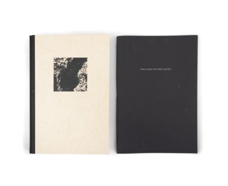Heaney, Seamus and Hendrix, Jan The Light of the Leaves, Published by Banholt, Mexico D.F., 1999, Limited edition, no. 50. Si