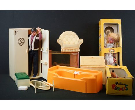 Two boxed Pelham Puppets to include The Wombles Wellington &amp; SL Fairy, both in a good condition with used strings, boxes 