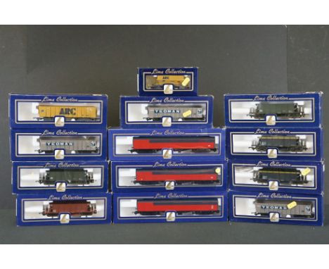 13 Boxed Lima Collection OO gauge items of rolling stock to include L305619 Super GUV Plain Res EWS Logo 94212, 305672A7 Yeom