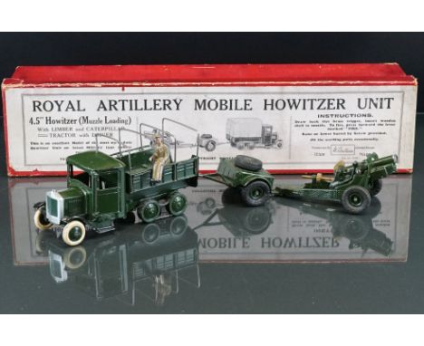 Boxed Britains No 1727 Royal Artillery Mobile Howitzer Unit diecast model, tread wear/damage, diecast vg with some paint chip