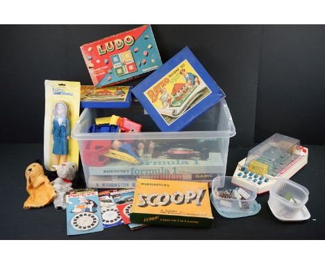 Mixed toys and games to include Sooty &amp; Sweep hand puppets, carded Pontins PO85 Bluecoat Girl doll, 5 x carded tv-related