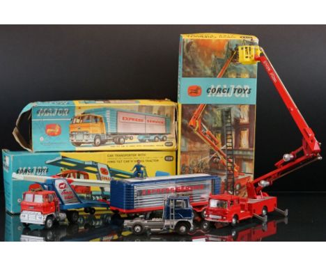 Three boxed Corgi Major diecast models to include 1138 Car Transporter with Ford Tilt Cab H Series Tractor, diecast vg with m