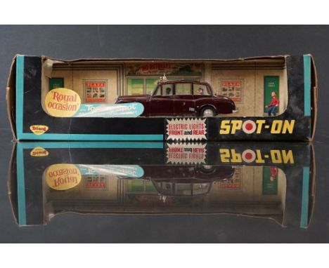 Boxed Triang Spot On 806 Royal Occasion diecast model set with Royal Rolls Royce and 1 x figure, missing all guards figures, 