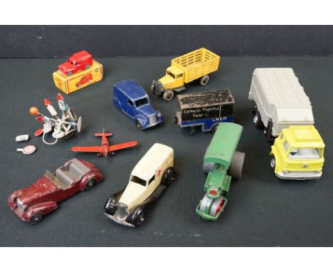 Eight Dinky mid 20th C onwards diecast models to include a boxed Dinky Dublo 068 Royal Mail Van (model fair to gd, box fair t
