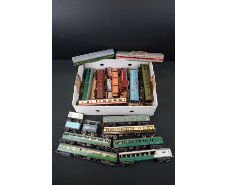 Collection of 24 OO gauge items of rolling stock to include Grafar, Triang, Lima, Hornby etc featuring mainly various coaches