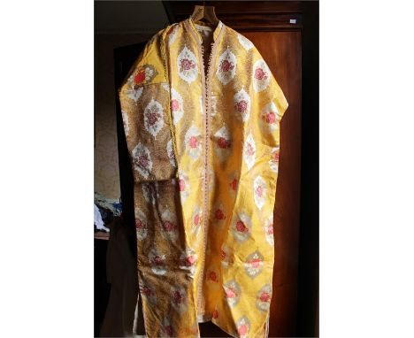 A vintage yellow patterned silk buttoned kimono size unknown
