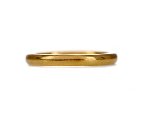 EIGHTEEN CARAT GOLD WEDDING BAND, size O, 3.6g