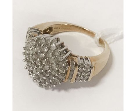 9CT GOLD DIAMOND RING - DIAMOND CLUSTER RING - APPROX 1 CT - SIZE M