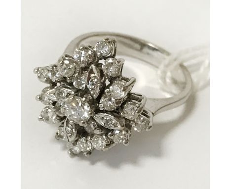 18CT GOLD CLUSTER RING - SIZE K