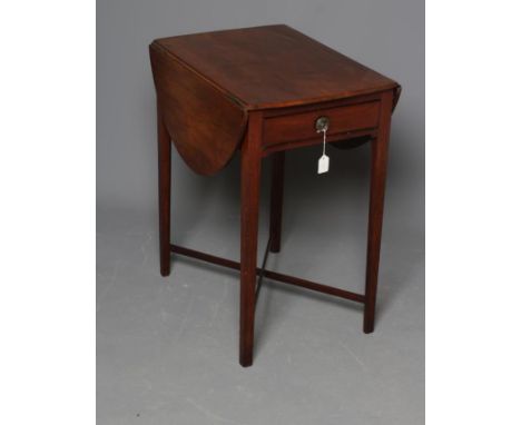 A GEORGIAN SMALL MAHOGANY PEMBROKE TABLE, c.1800, the oval top over arched frieze with single drawer with brass ring handle, 