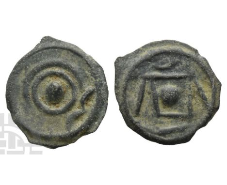 Celtic Britannia. Cantiaci, Thames Nipples Cast Potin.. 1st century BC. Class II. Outline head to right around large central 