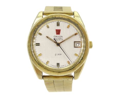 Omega Electronic Chronometer f300 gentleman's quartz stainless steel wristwatch, No. 32005840, on gilt strap with detached om