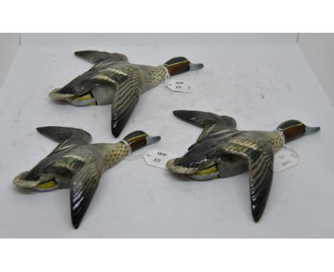 Beswick Teal wall plaques; numbers 1530-1, 1530-2, 1530-3 (3)No obvious signs of damage or restoration. Black Beswick, Englan