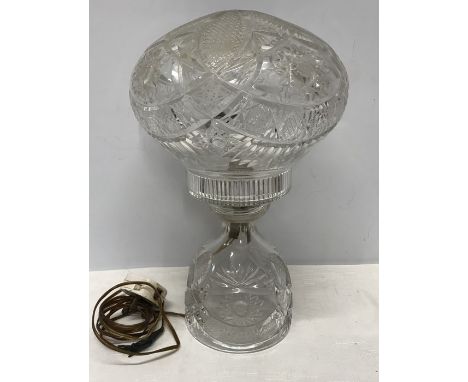 Leaded cut glass table lamp, approx 36cms h x 22xms w. 