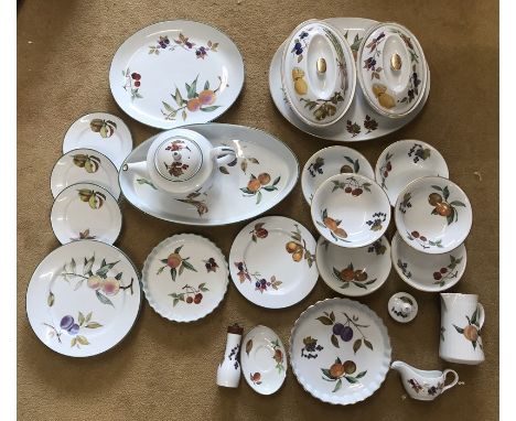 Royal Worcester Evesham dinnerware, 13 pieces gilt rim, some rub wear to gilt and Royal Worcester Evesham Vale, green border 
