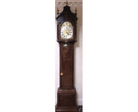 James Snelling, London. 1703-1751. Mahogany longcase clock with brass face. 18th century mahogany brass dial striking longcas