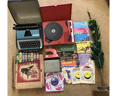 Mixed selection of children's toys, Fidelity portable record player with Goldentone and Kidditunes records, boxed Pixiano, Vu