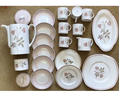 Susie Cooper Talisman part coffee set, 19 pieces. Coffee pot, milk jug, sugar bowl, 6 cups, 6 saucers, 2 side plates, 1 cake 