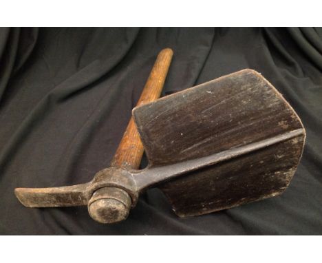 WW1 British Army 1908 Pattern Entrenching Tool. Maker marked and dated "Perks 1915". Complete with helve. 