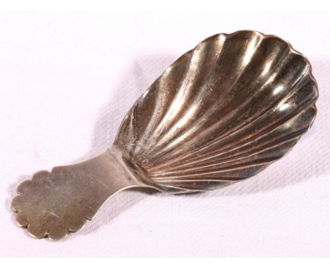 Silver caddy spoon with shell bowl, 8cm