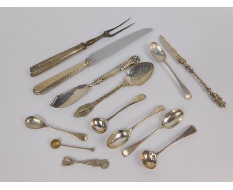 A Victorian silver handled Kings pattern butter knife, silver tea, salt and mustard spoons, 3.5oz all in, continental paper k