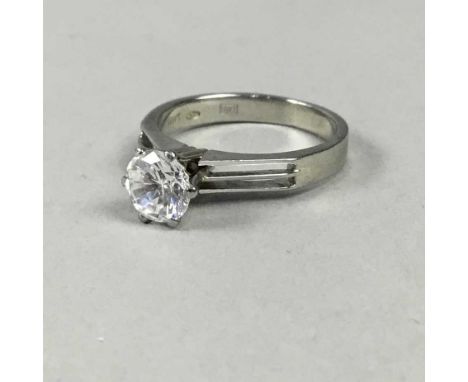 CZ EIGHTEEN CARAT WHITE GOLD RING