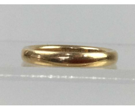 EIGHTEEN CARAT GOLD WEDDING RING