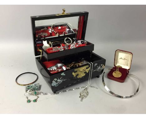 COLLECTION OF SILVER AND OTHER JEWELLERY,including brooches rings, within a black laquered mother of pearl box