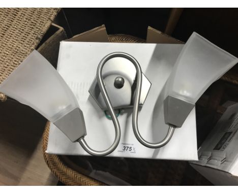 2 LIGHT WALL LIGHTS X 2