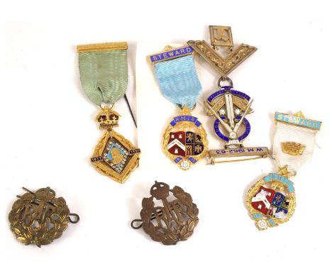 Two brass RAF cap badges, Stewards badges, vintage badges and medals, etc. 
