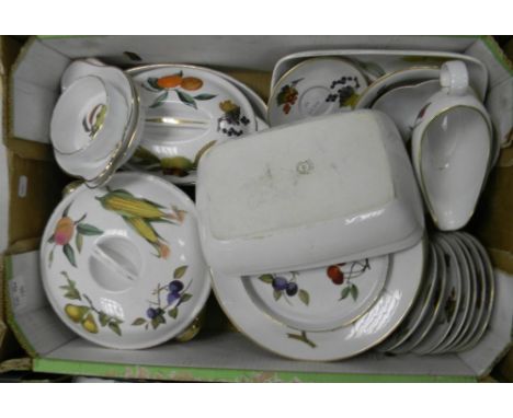 A collection of Royal Worcester Evesham Patterned items to include: Tureens, Dinner plates, Bowls etc 