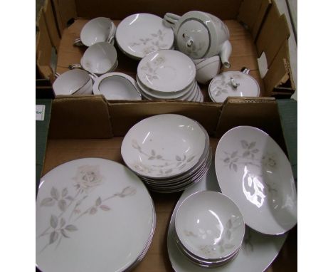 Noritake Melrose tea set and dinner ware: to include 8 dinner plates, 8 bowls, 8 dipping bowls, 8 cups &amp; saucers, 8 side 