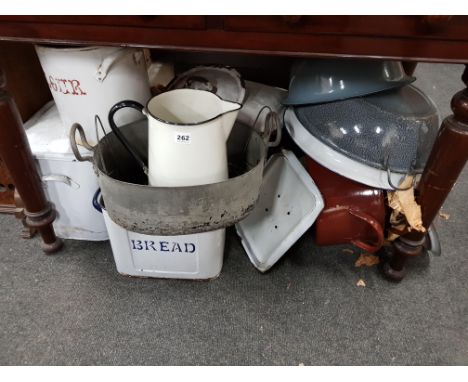 LARGE QUANTITY OF ANTIQUE ENAMEL KITCHENWARE