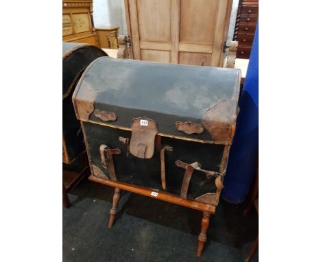 VICTORIAN TRAVEL TRUNK AND CONTENTS