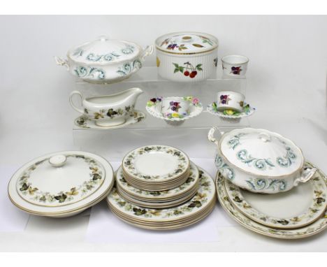 A quantity of Royal Doulton dinner and teaware 'Larchmont', a pair of Royal Standard, 'Garland' tureens, and a small quantity