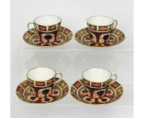 A set of four Royal Crown Derby Imari pattern cups and saucers. CONDITION REPORT Some slight age-related wear. No crazing, no