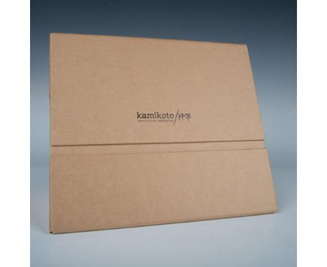Dark tone wooden board with a smoky and rich aromas. A magnetic core to attach kitchen knife to the block. Designed for the c