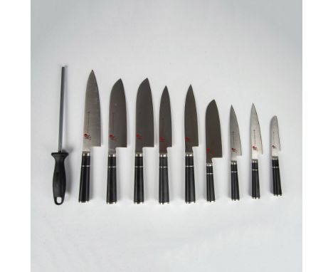 Elegant design combined with the latest technology is this exceptional performance item. Set includes Honing Steel 14", Cooks