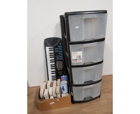 CASIO ELECTRIC KEYBOARD PLUS 4 DRAWER PLASTIC UNIT AND BOX CONTAINING WOODEN MR &amp; MRS LETTERS AND NUMBERED TINS