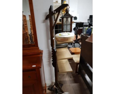 RISE AND FALL LANTERN ON STAND