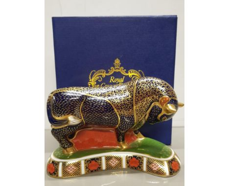 ROYAL CROWN DERBY PAPERWEIGHT BULL WITH GOLD STOPPER AND ORIGINAL BOX