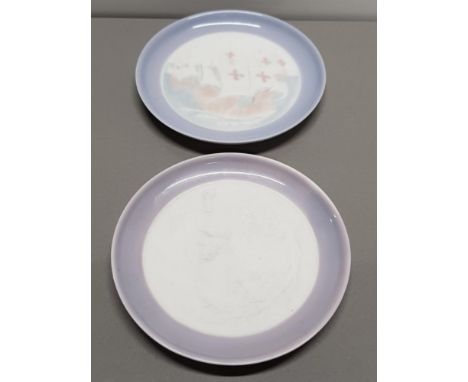 2 LLADRO MINIATURE PLATES SHIP VOYAGE OF COLUMBUS AND CAMEO DECOR OF GIRL ON A SWING