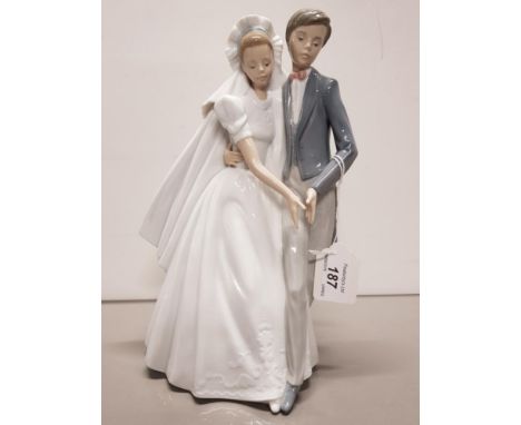 NAO FIGURE 1247 WEDDING COUPLE UNFORGETTABLE DANCE