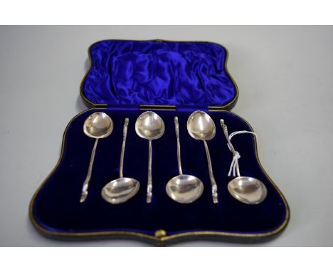 A cased set of six silver novelty coffee spoons, by W Hutton & Sons Ltd, having shaped stems and duck head terminals. Conditi