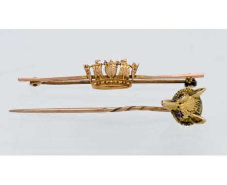 A 15ct fox head tie pin (3.3 grams) together with a 9 carat gold crown set bar brooch (1.9 grams)