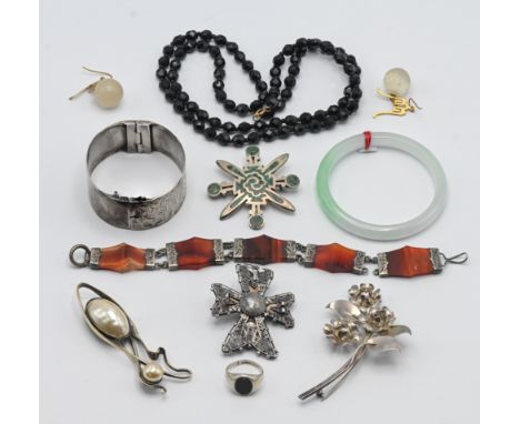 A jade style bangle, jet style and other dress jewellery