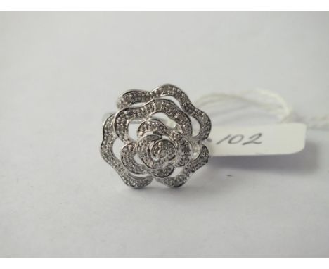 9ct white gold diamond flower ring - size K - 2.7gms