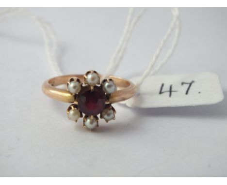 Vintage garnet and pearl ring set in 14ct gold - size L - 2.8gms